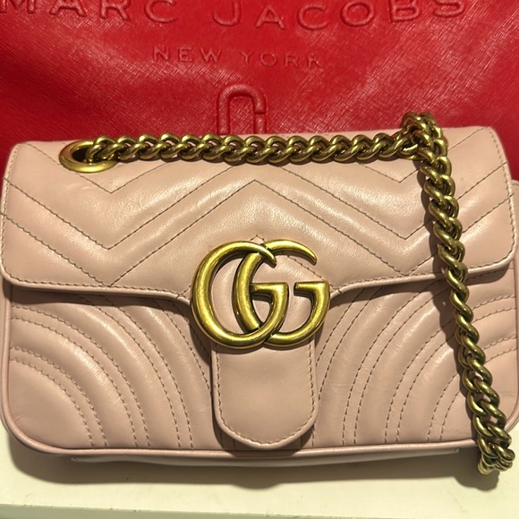 Pending Sandy’s 🩷 leather Gucci marmont mini crossbody - Picture 5 of 12